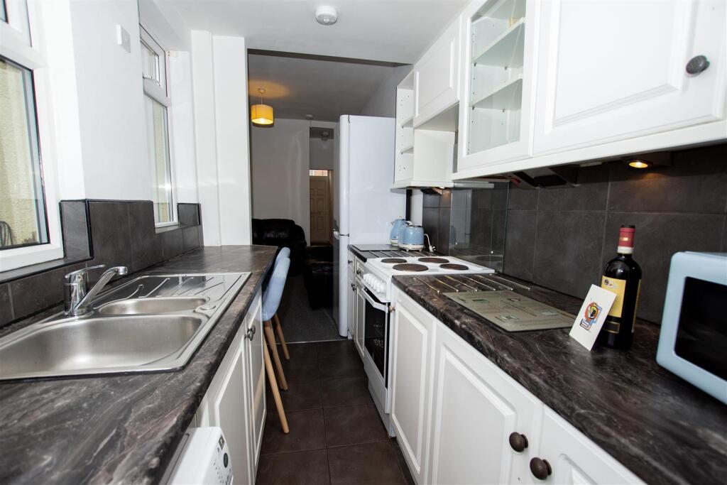 3 bed Detached for rent in Birmingham. From Oakmans Estate Agents - Student Lettings 3 bed Detached for rent in Birmingham. From Oakmans Estate Agents - Student Lettings