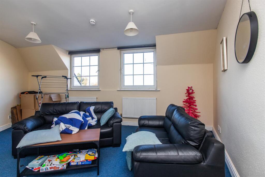 3 bed Apartment for rent in Birmingham. From Oakmans Estate Agents - Student Lettings