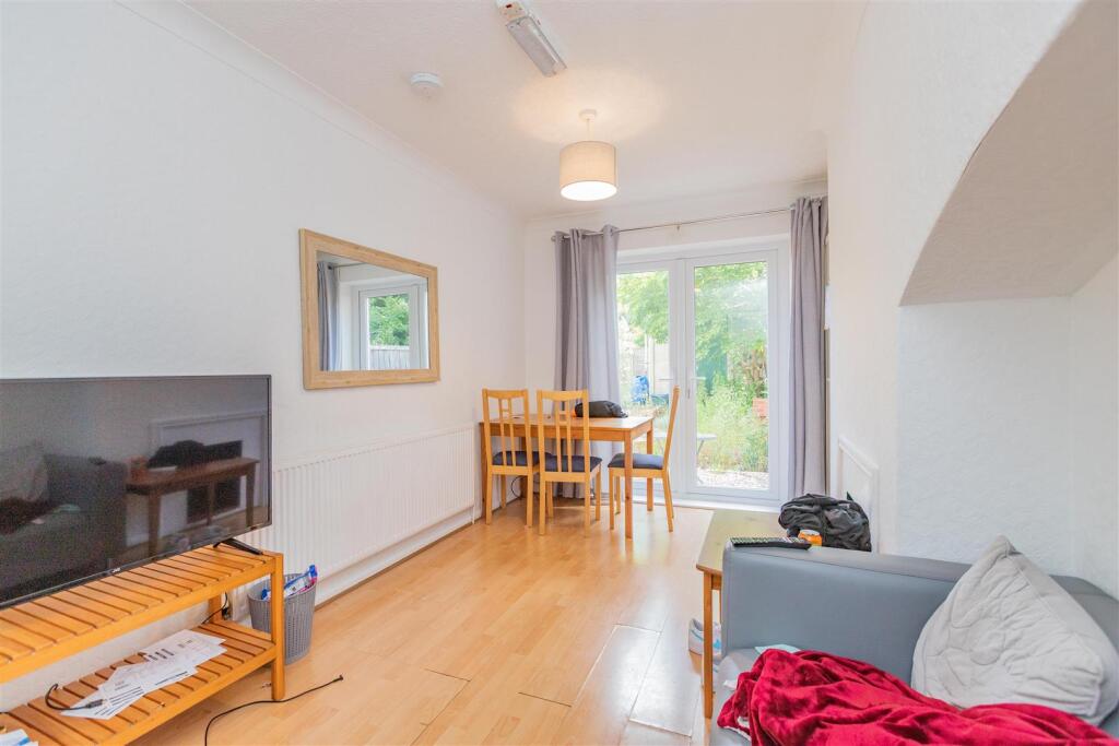 6 bed Detached for rent in Birmingham. From Oakmans Estate Agents - Student Lettings