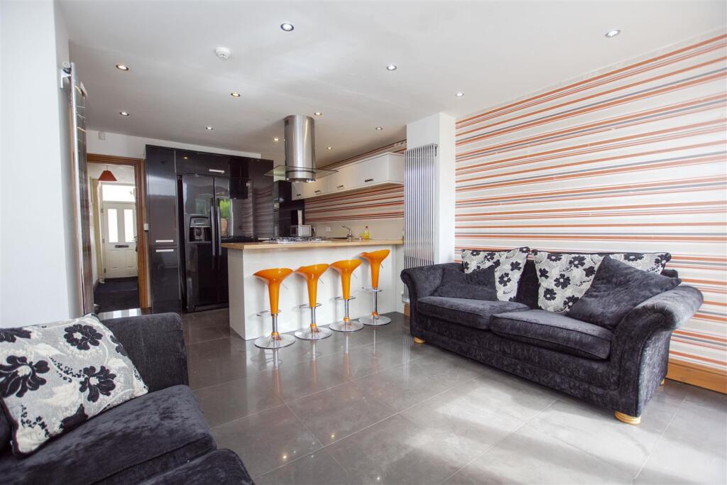 6 bed Detached for rent in Birmingham. From Oakmans Estate Agents - Student Lettings 6 bed Detached for rent in Birmingham. From Oakmans Estate Agents - Student Lettings