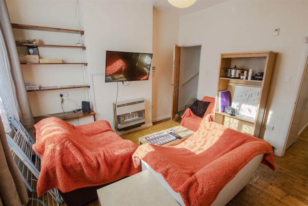3 bed Detached for rent in Birmingham. From Oakmans Estate Agents - Student Lettings 3 bed Detached for rent in Birmingham. From Oakmans Estate Agents - Student Lettings
