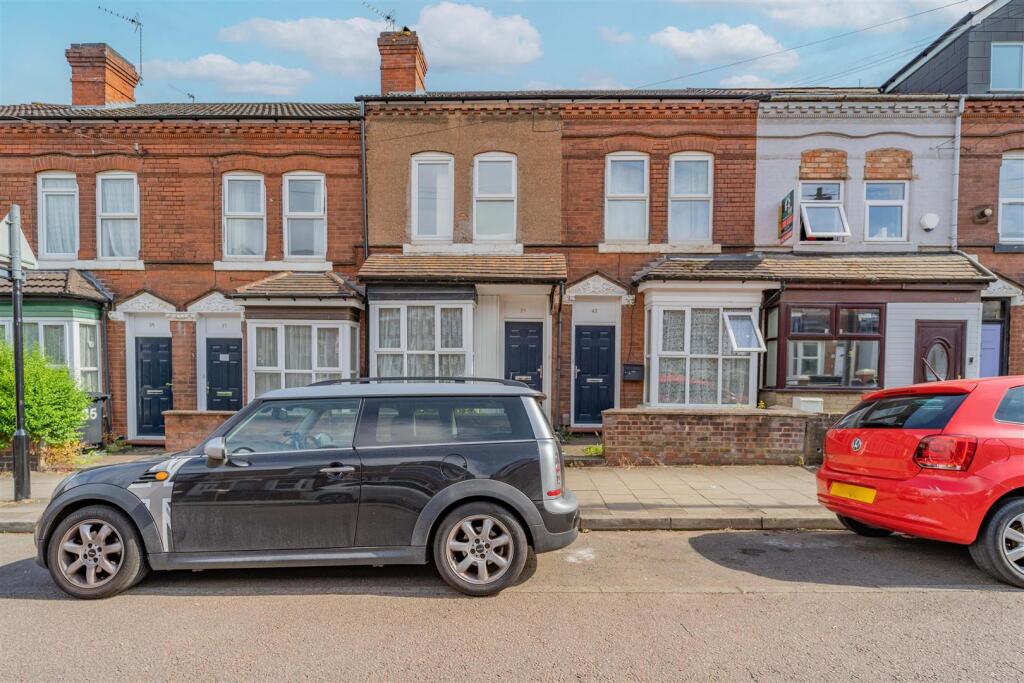 4 bed Detached for rent in Birmingham. From Oakmans Estate Agents - Student Lettings