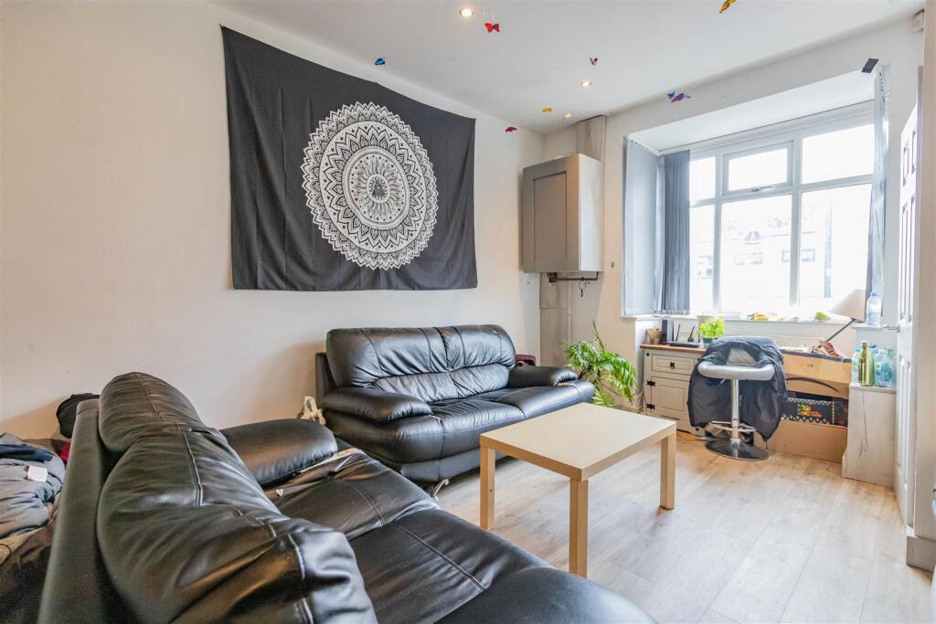 7 bed Detached for rent in Birmingham. From Oakmans Estate Agents - Student Lettings