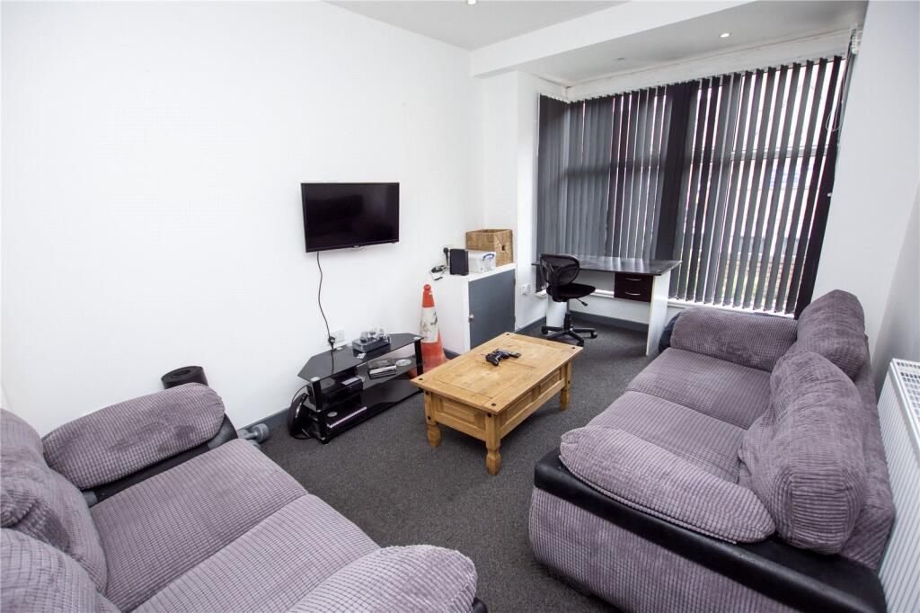 5 bed Detached for rent in Birmingham. From Oakmans Estate Agents - Student Lettings 5 bed Detached for rent in Birmingham. From Oakmans Estate Agents - Student Lettings