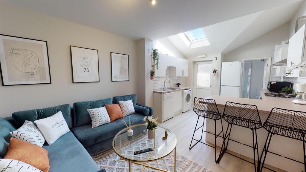 5 bed Detached for rent in Birmingham. From Oakmans Estate Agents - Student Lettings