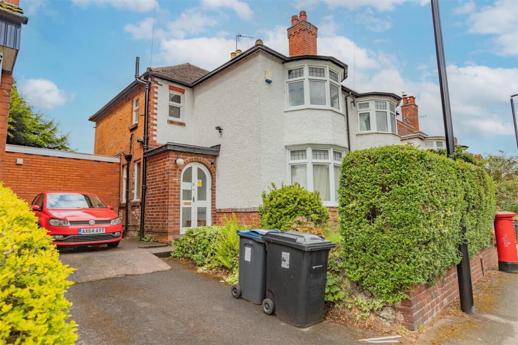 4 bed Detached for rent in Birmingham. From Oakmans Estate Agents - Student Lettings