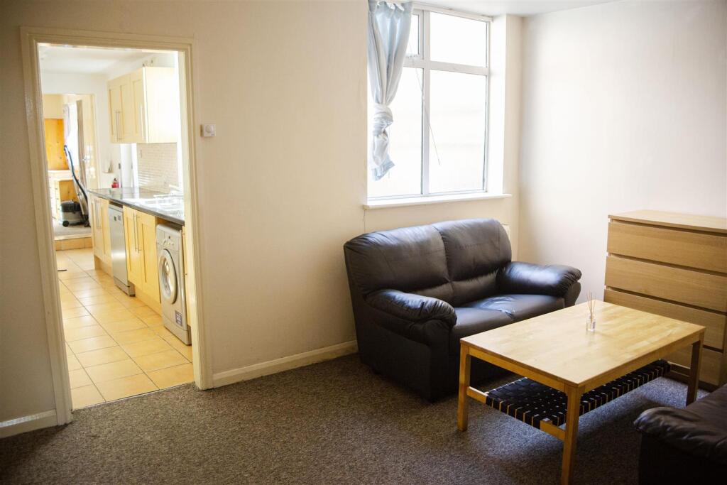 2 bed Apartment for rent in Birmingham. From Oakmans Estate Agents - Student Lettings 2 bed Apartment for rent in Birmingham. From Oakmans Estate Agents - Student Lettings