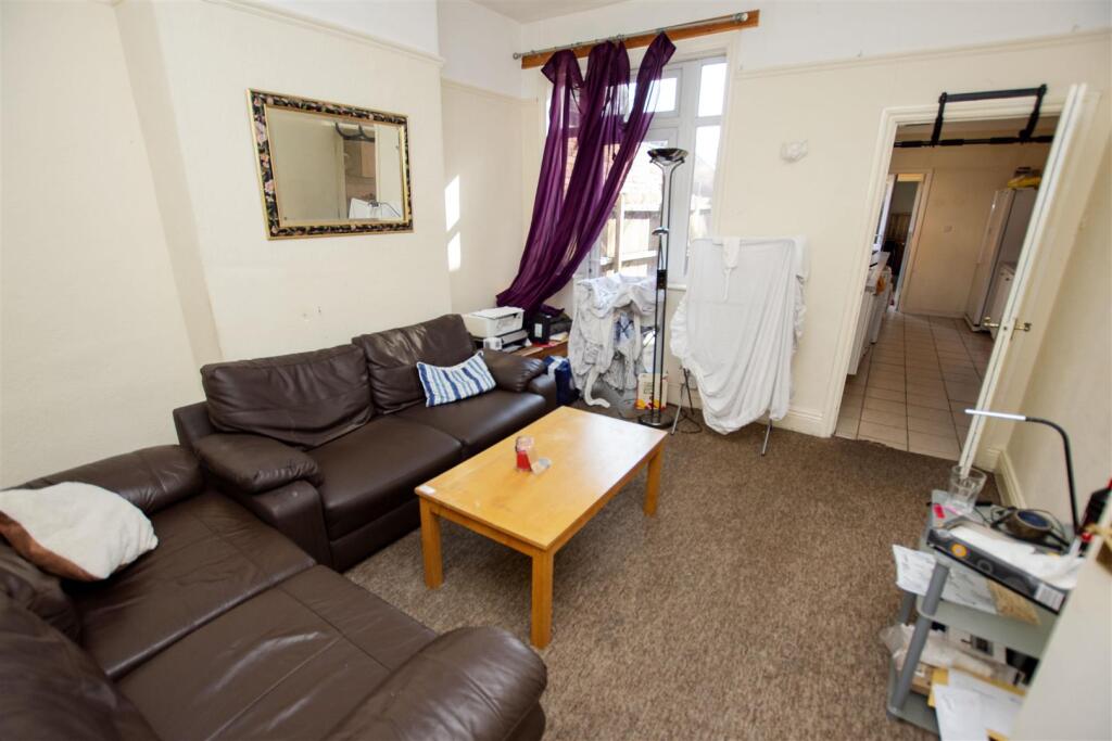 7 bed Detached for rent in Birmingham. From Oakmans Estate Agents - Student Lettings