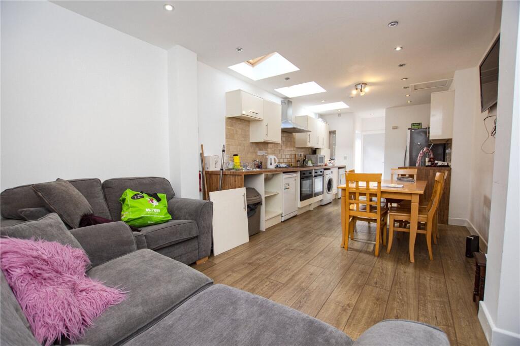 6 bed Detached for rent in Birmingham. From Oakmans Estate Agents - Student Lettings