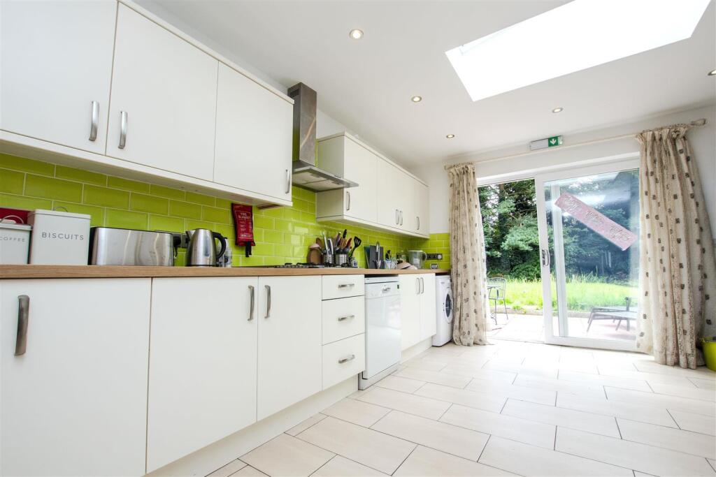 5 bed Apartment for rent in Birmingham. From Oakmans Estate Agents - Student Lettings