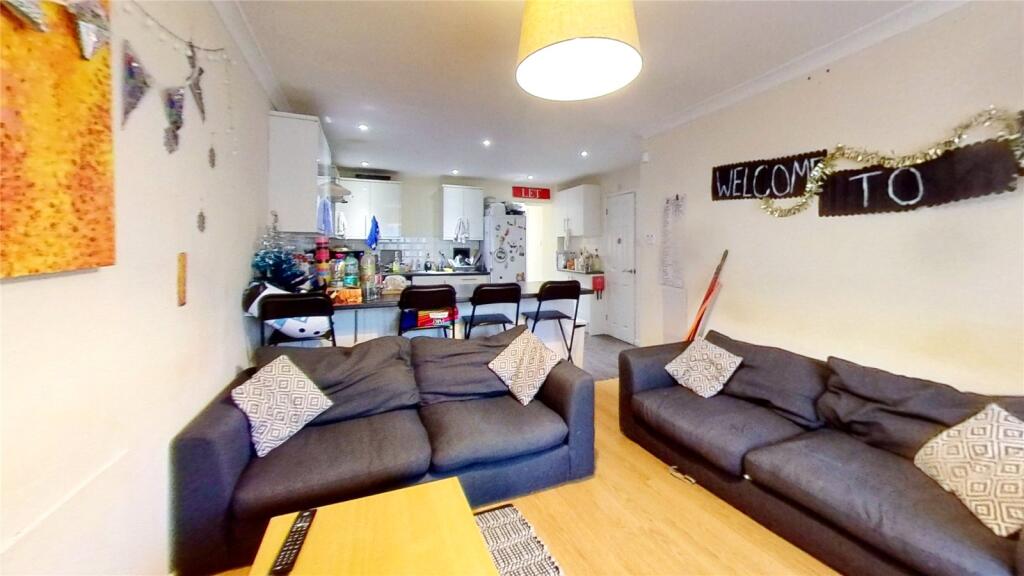 6 bed Detached for rent in Birmingham. From Oakmans Estate Agents - Student Lettings