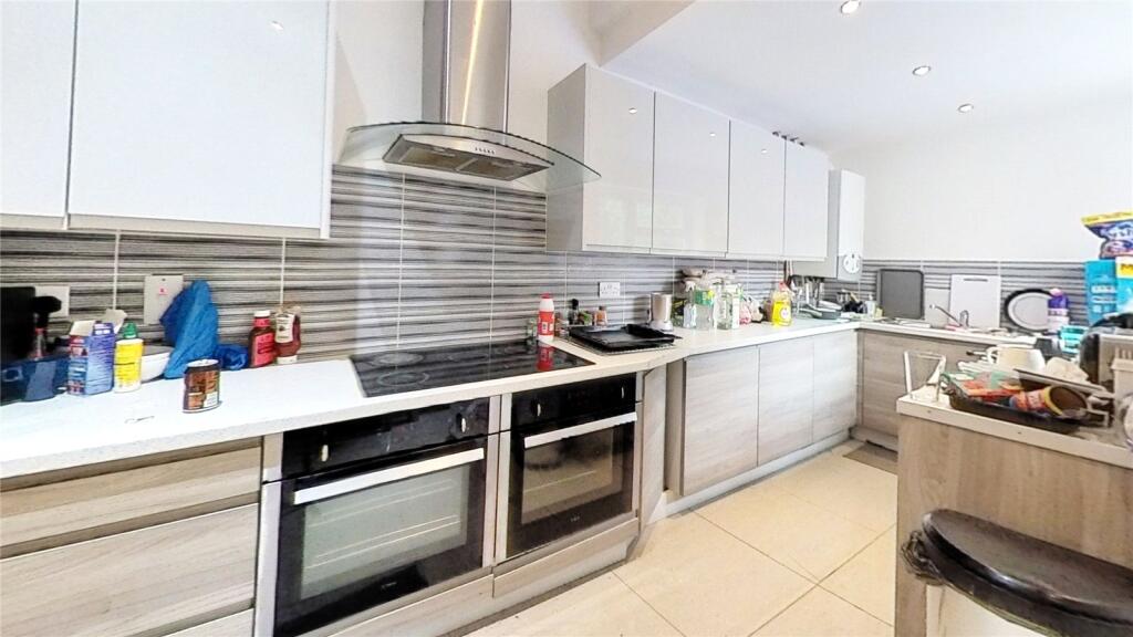 6 bed Detached for rent in Birmingham. From Oakmans Estate Agents - Student Lettings