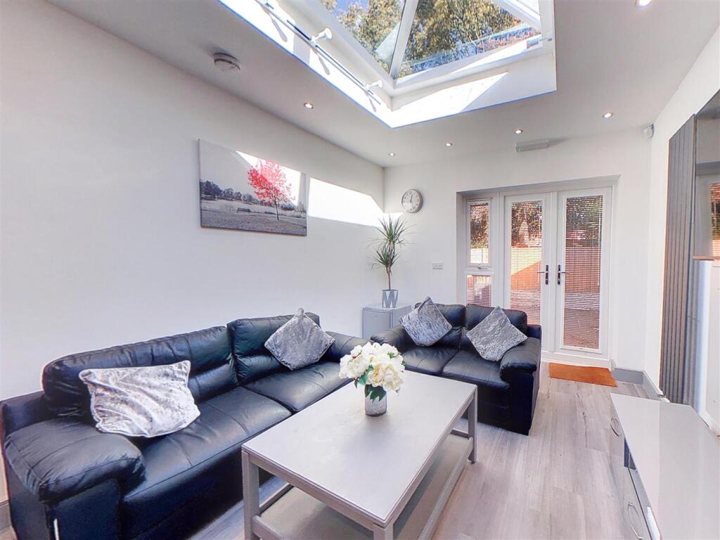 6 bed Detached for rent in Birmingham. From Oakmans Estate Agents - Student Lettings