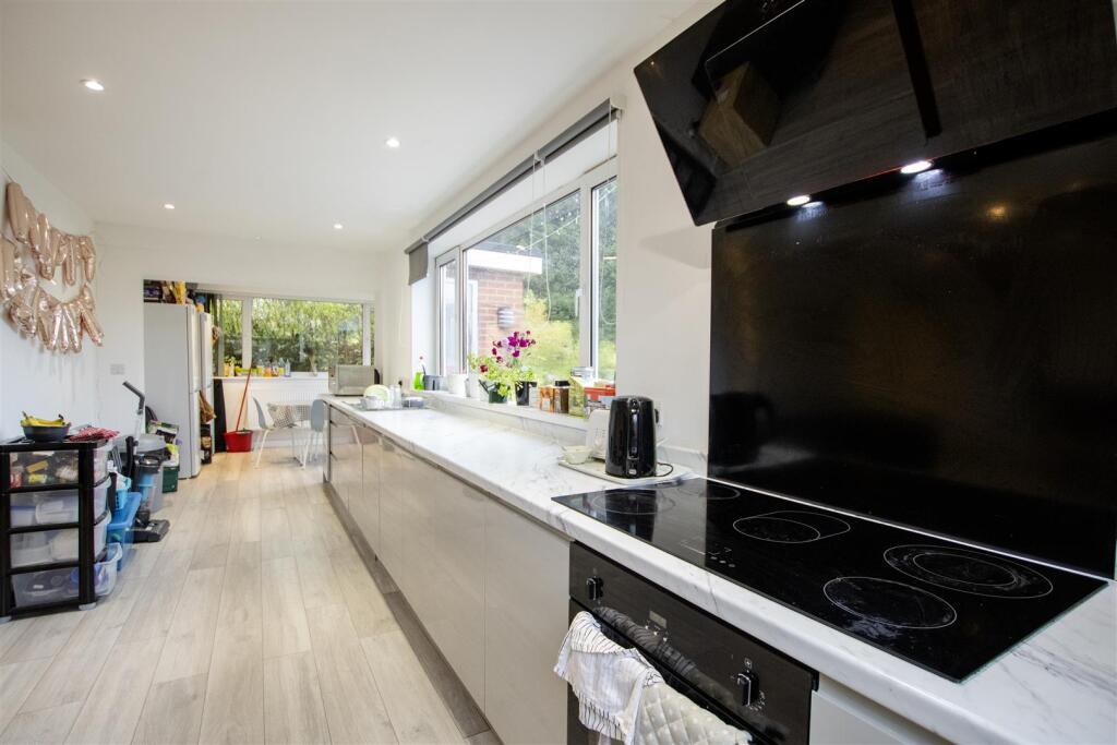 5 bed Detached for rent in Birmingham. From Oakmans Estate Agents - Student Lettings