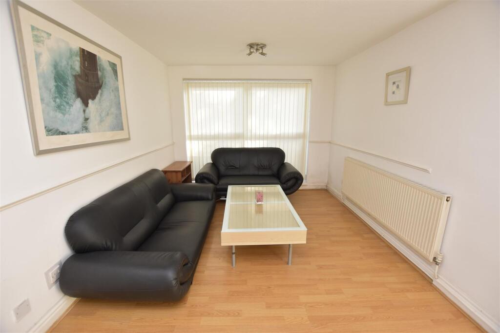 2 bed Apartment for rent in Birmingham. From Oakmans Estate Agents - Student Lettings
