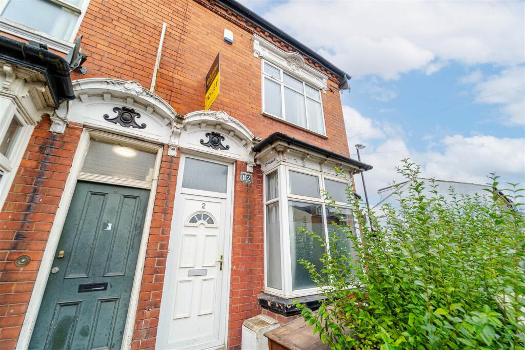 5 bed Detached for rent in Birmingham. From Oakmans Estate Agents - Student Lettings