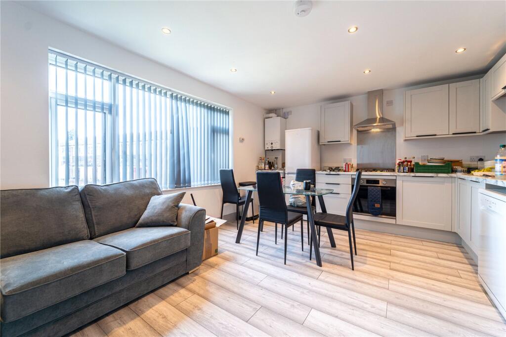 3 bed Apartment for rent in Birmingham. From Oakmans Estate Agents - Student Lettings