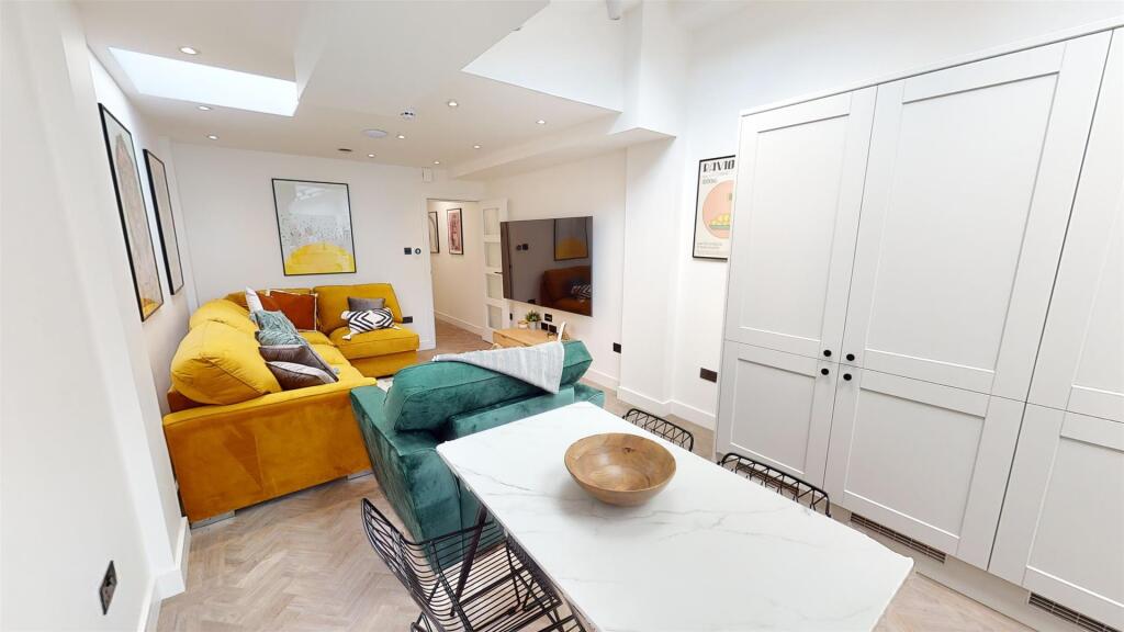 6 bed Detached for rent in Birmingham. From Oakmans Estate Agents - Student Lettings 6 bed Detached for rent in Birmingham. From Oakmans Estate Agents - Student Lettings