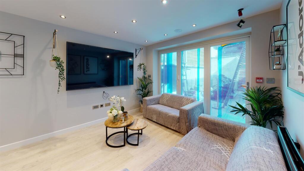 6 bed Detached for rent in Birmingham. From Oakmans Estate Agents - Student Lettings