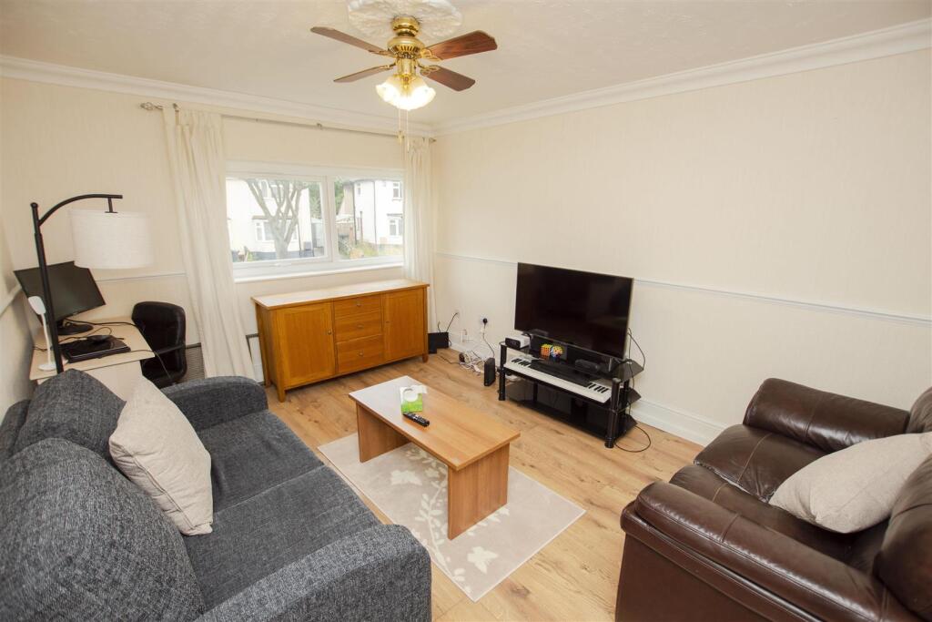 1 bed Apartment for rent in Birmingham. From Oakmans Estate Agents - Student Lettings