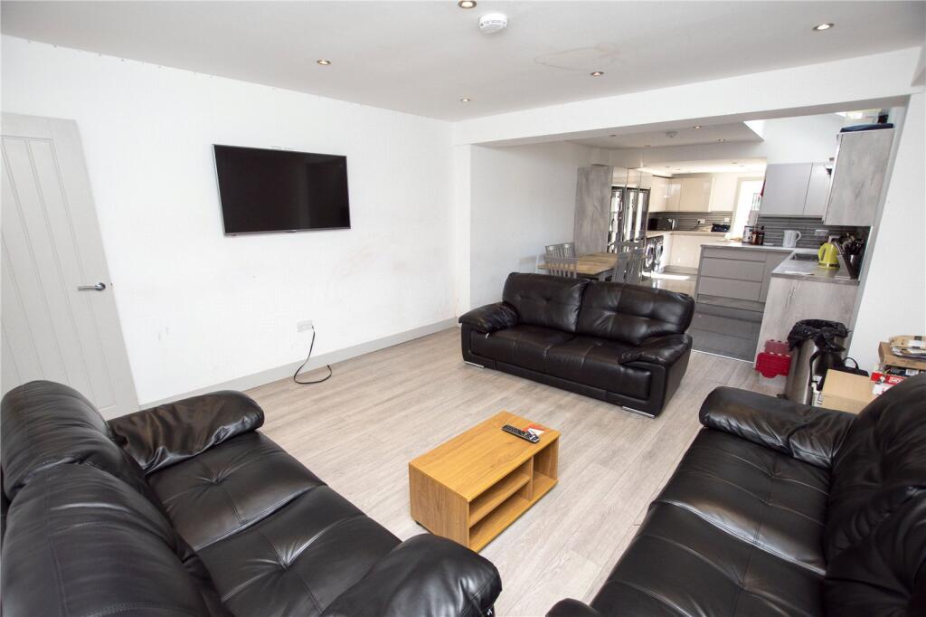 8 bed Detached for rent in Birmingham. From Oakmans Estate Agents - Student Lettings 8 bed Detached for rent in Birmingham. From Oakmans Estate Agents - Student Lettings
