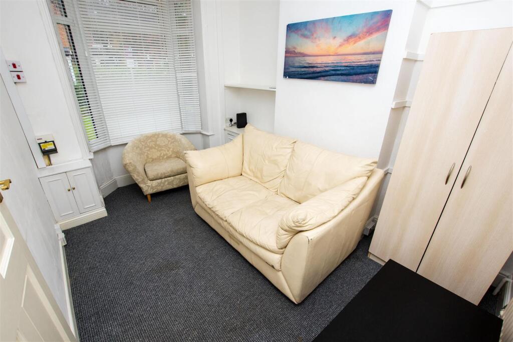 3 bed Apartment for rent in Birmingham. From Oakmans Estate Agents - Student Lettings 3 bed Apartment for rent in Birmingham. From Oakmans Estate Agents - Student Lettings
