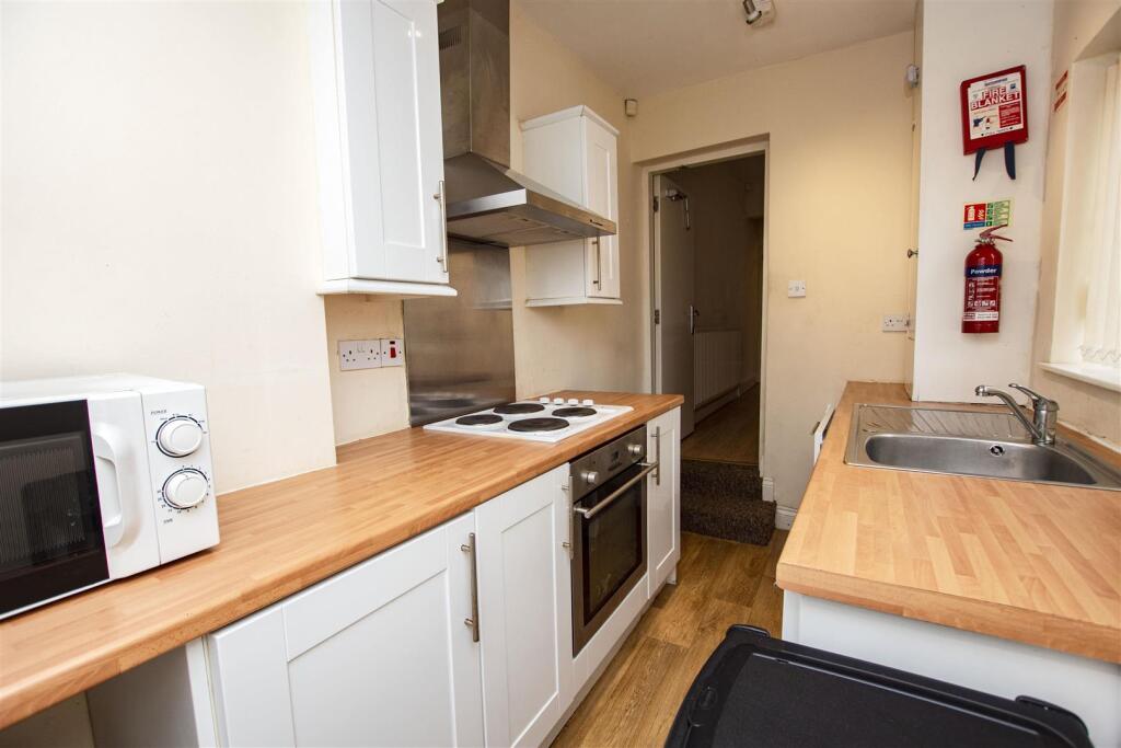 3 bed Detached for rent in Birmingham. From Oakmans Estate Agents - Student Lettings