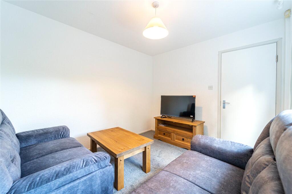 4 bed Mid Terraced House for rent in Birmingham. From Oakmans Estate Agents - Student Lettings