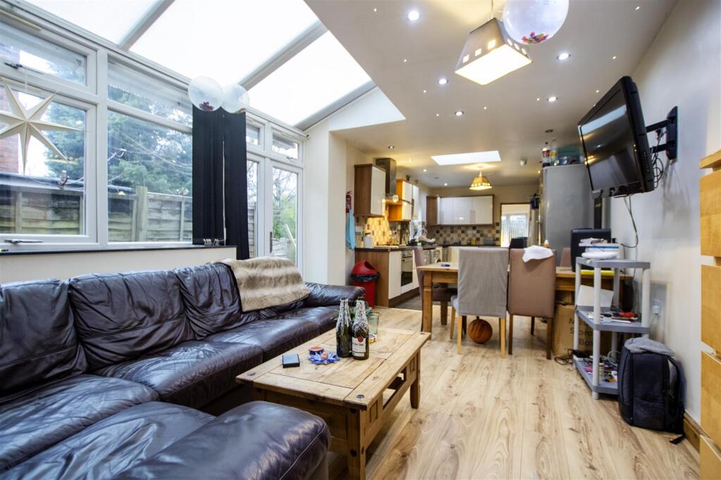 7 bed Detached for rent in Birmingham. From Oakmans Estate Agents - Student Lettings