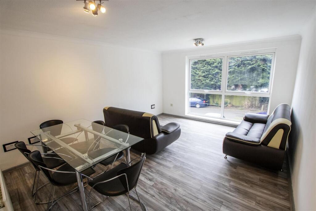 2 bed Apartment for rent in Birmingham. From Oakmans Estate Agents - Student Lettings 2 bed Apartment for rent in Birmingham. From Oakmans Estate Agents - Student Lettings