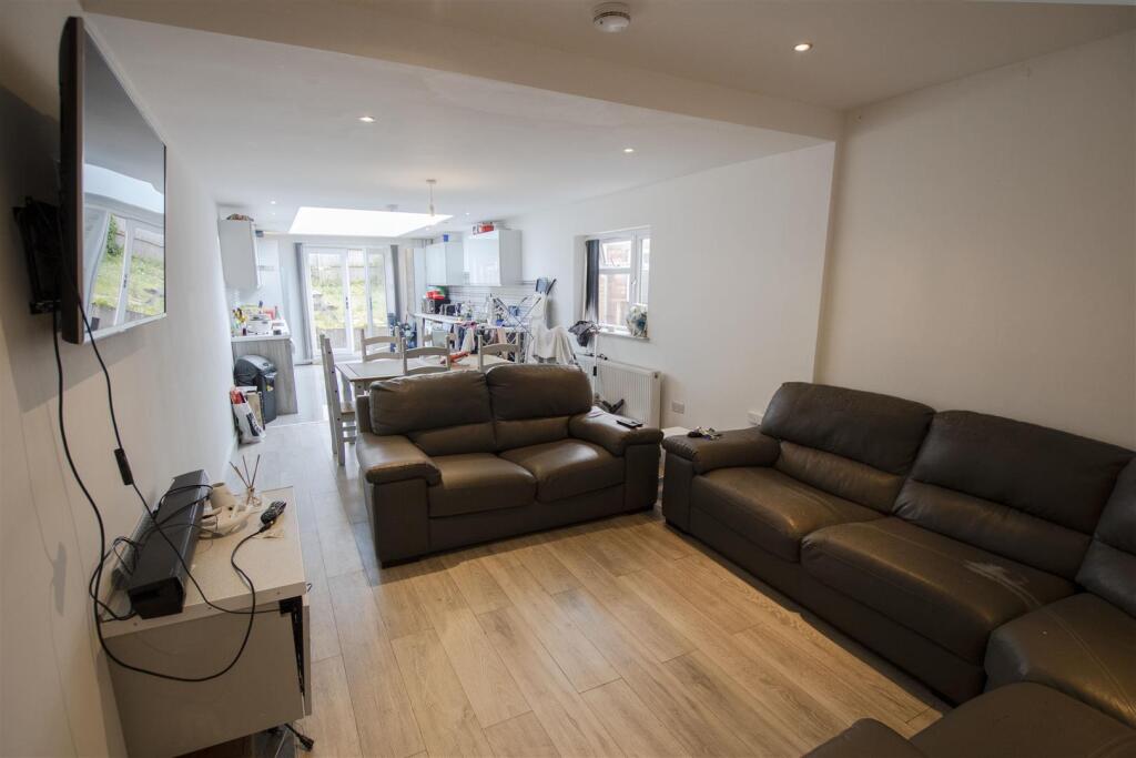 7 bed Detached for rent in Birmingham. From Oakmans Estate Agents - Student Lettings