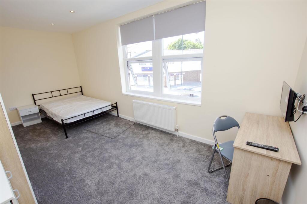 5 bed Detached for rent in Birmingham. From Oakmans Estate Agents - Student Lettings