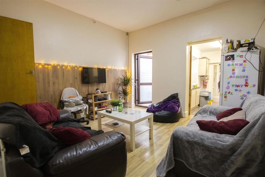 4 bed Not Specified for rent in Birmingham. From Oakmans Estate Agents - Student Lettings