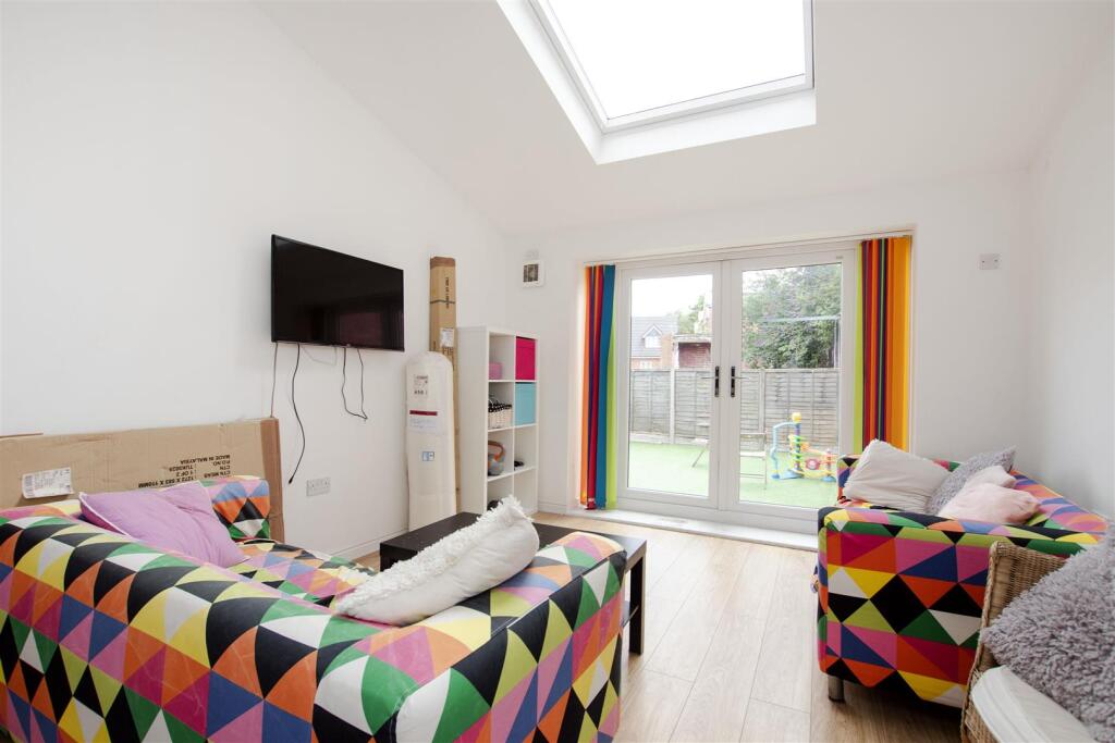 5 bed Detached for rent in Birmingham. From Oakmans Estate Agents - Student Lettings