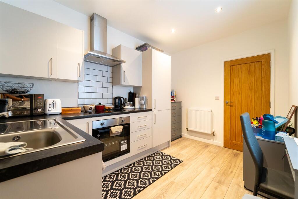 1 bed Detached for rent in Birmingham. From Oakmans Estate Agents - Student Lettings