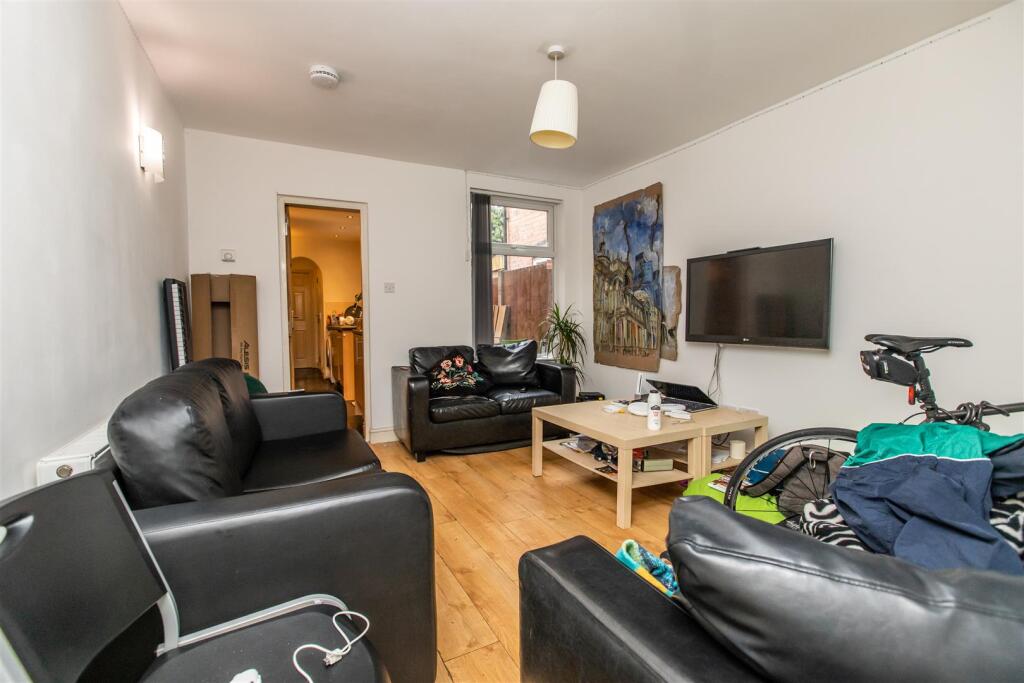 7 bed Detached for rent in Birmingham. From Oakmans Estate Agents - Student Lettings 7 bed Detached for rent in Birmingham. From Oakmans Estate Agents - Student Lettings