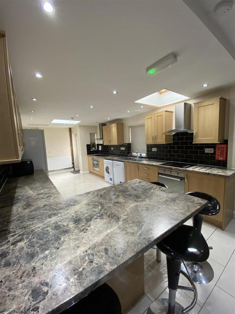 6 bed Detached for rent in Birmingham. From Oakmans Estate Agents - Student Lettings 6 bed Detached for rent in Birmingham. From Oakmans Estate Agents - Student Lettings
