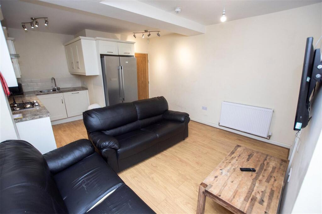 7 bed Detached for rent in Birmingham. From Oakmans Estate Agents - Student Lettings 7 bed Detached for rent in Birmingham. From Oakmans Estate Agents - Student Lettings