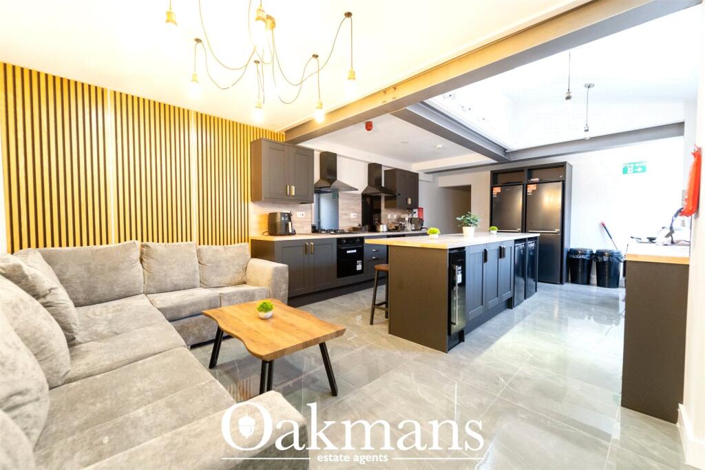 1 bed End of Terrace for rent in Birmingham. From Oakmans Estate Agents - Student Lettings 1 bed End of Terrace for rent in Birmingham. From Oakmans Estate Agents - Student Lettings