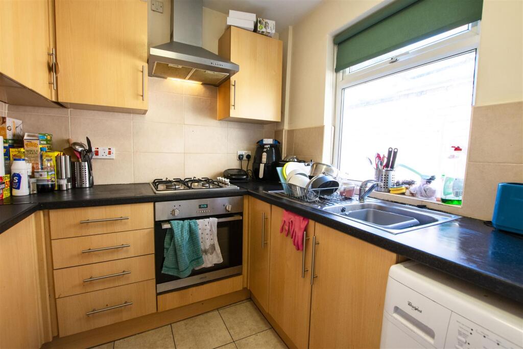 3 bed Detached for rent in Birmingham. From Oakmans Estate Agents - Student Lettings
