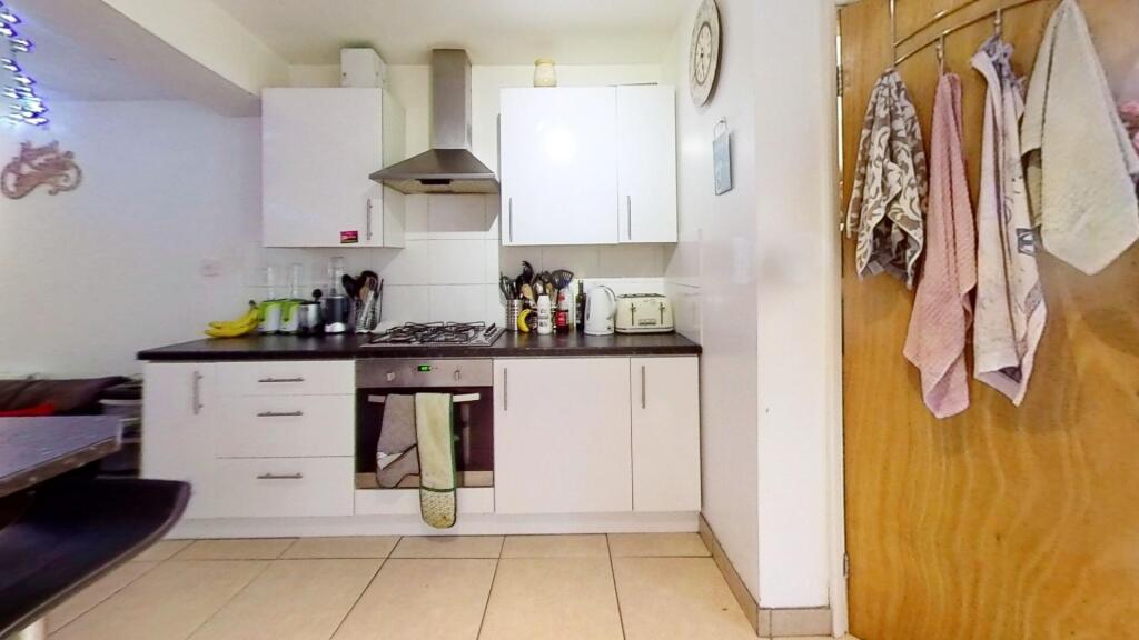 6 bed Mid Terraced House for rent in Birmingham. From Oakmans Estate Agents - Student Lettings