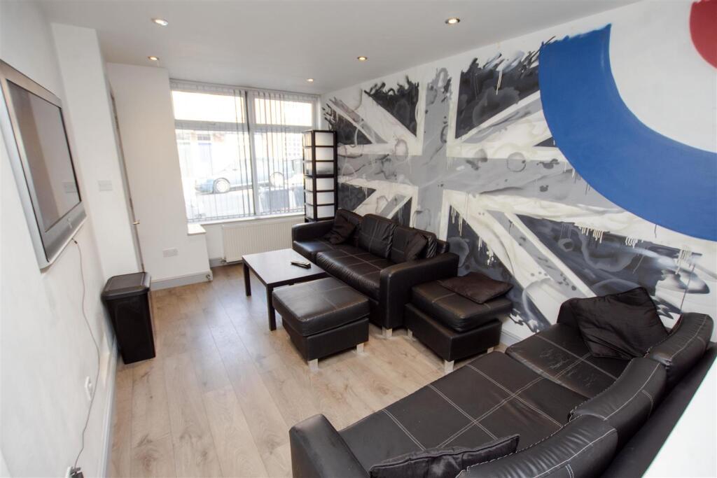 7 bed Detached for rent in Birmingham. From Oakmans Estate Agents - Student Lettings 7 bed Detached for rent in Birmingham. From Oakmans Estate Agents - Student Lettings
