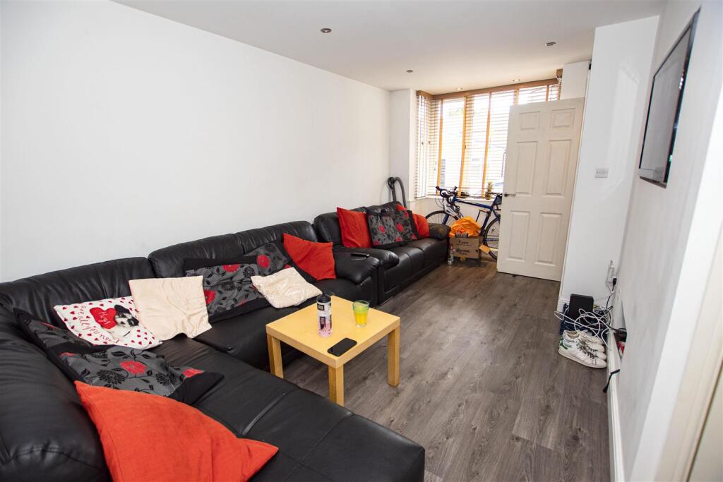 7 bed House (unspecified) for rent in Birmingham. From Oakmans Estate Agents - Student Lettings