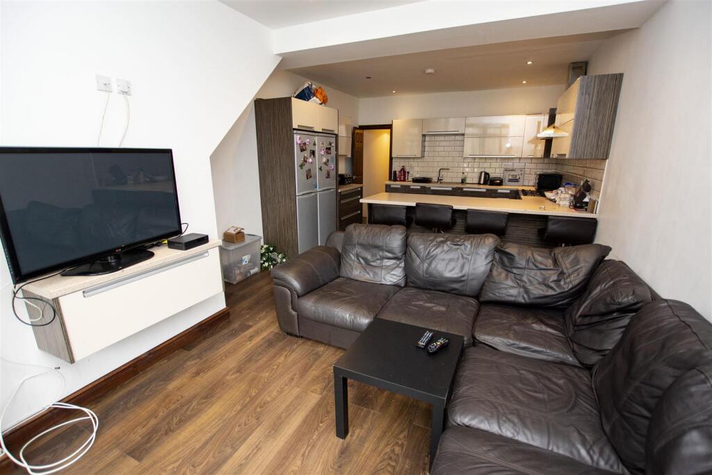 7 bed Detached for rent in Birmingham. From Oakmans Estate Agents - Student Lettings 7 bed Detached for rent in Birmingham. From Oakmans Estate Agents - Student Lettings