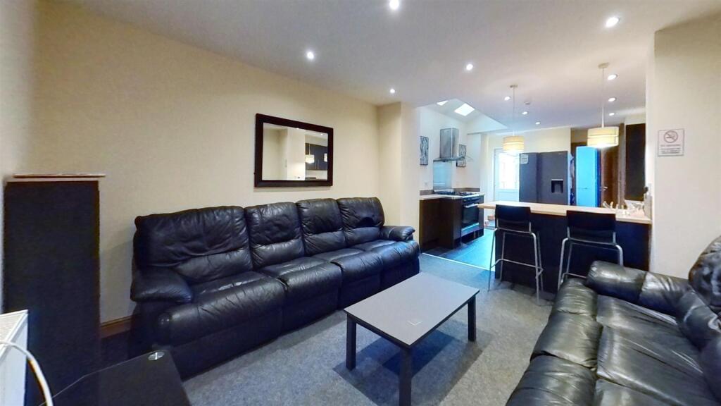 6 bed Detached for rent in Birmingham. From Oakmans Estate Agents - Student Lettings 6 bed Detached for rent in Birmingham. From Oakmans Estate Agents - Student Lettings