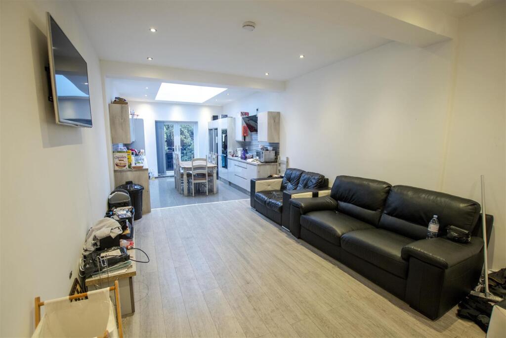 7 bed Detached for rent in Birmingham. From Oakmans Estate Agents - Student Lettings 7 bed Detached for rent in Birmingham. From Oakmans Estate Agents - Student Lettings