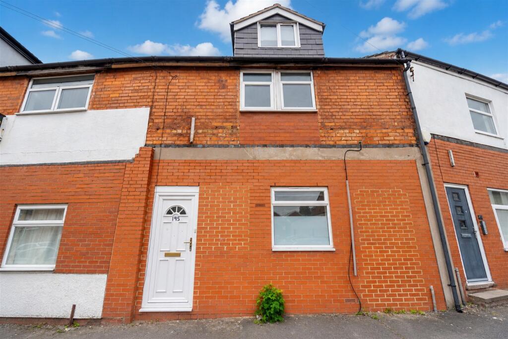 6 bed Detached for rent in Birmingham. From Oakmans Estate Agents - Student Lettings 6 bed Detached for rent in Birmingham. From Oakmans Estate Agents - Student Lettings