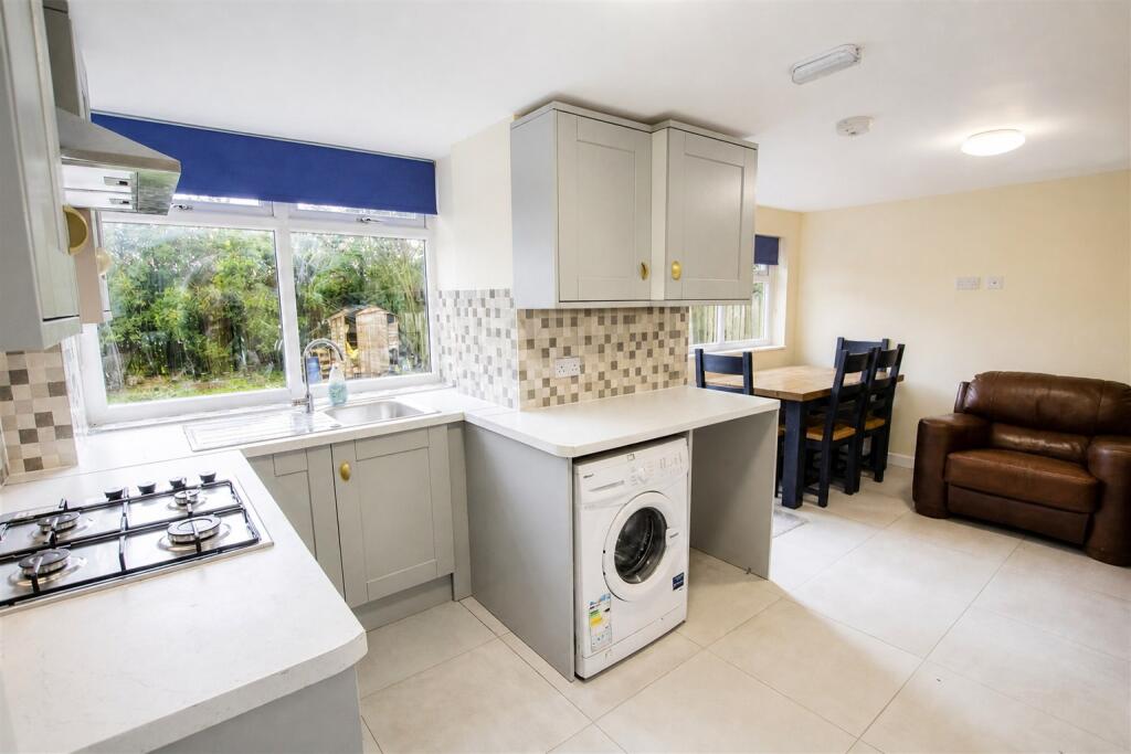 5 bed Detached for rent in Birmingham. From Oakmans Estate Agents - Student Lettings