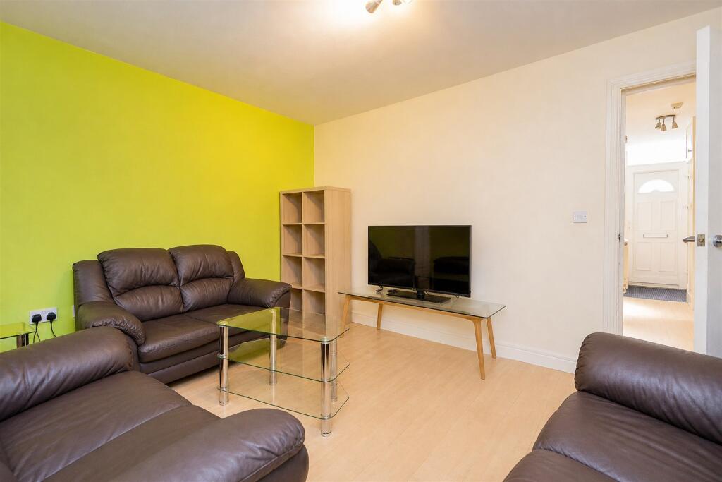 6 bed Detached for rent in Birmingham. From Oakmans Estate Agents - Student Lettings