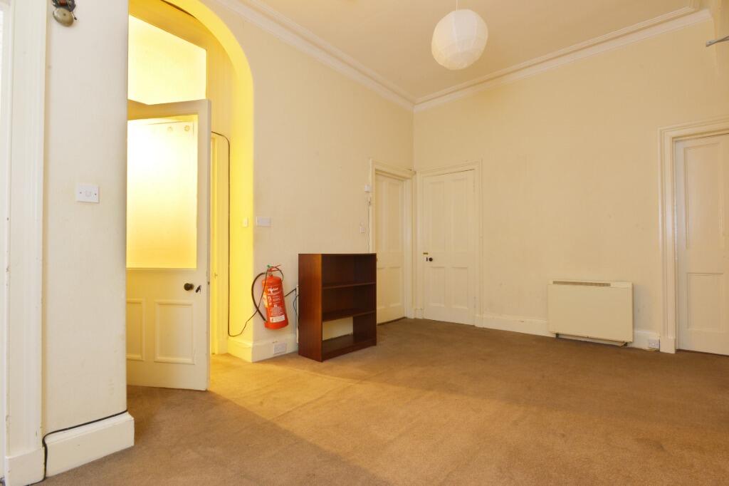 5 bed 1st Floor Flat for rent in Edinburgh. From The Flat Company